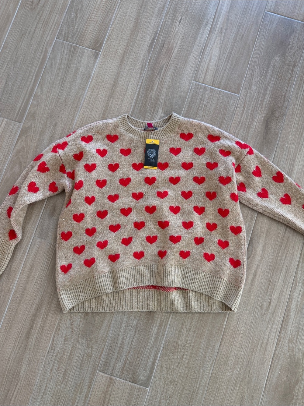 NWT Vince Camuto Tan Crewneck Sweater with Red Heart Pattern - Picture 8 of 8